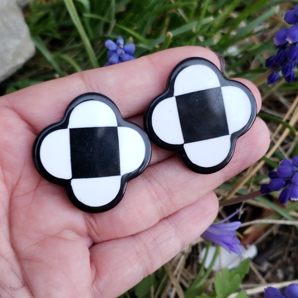 Vintage Jewelry - Lrg Vintage Black White Geometric Design Earrings